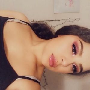 Meet your Posher, Alicia